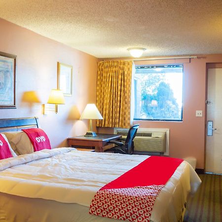 Oyo Hotel Edison Nj Route 1 Экстерьер фото