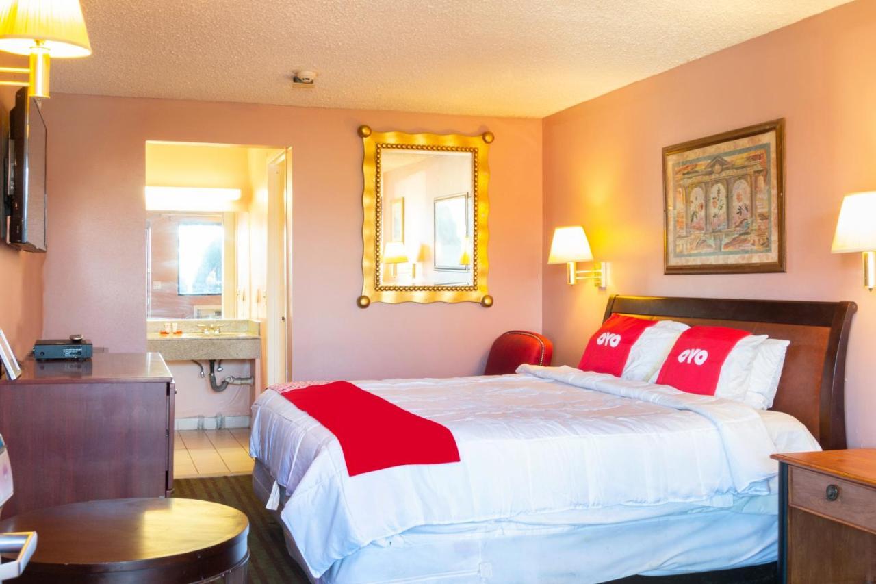 Oyo Hotel Edison Nj Route 1 Экстерьер фото