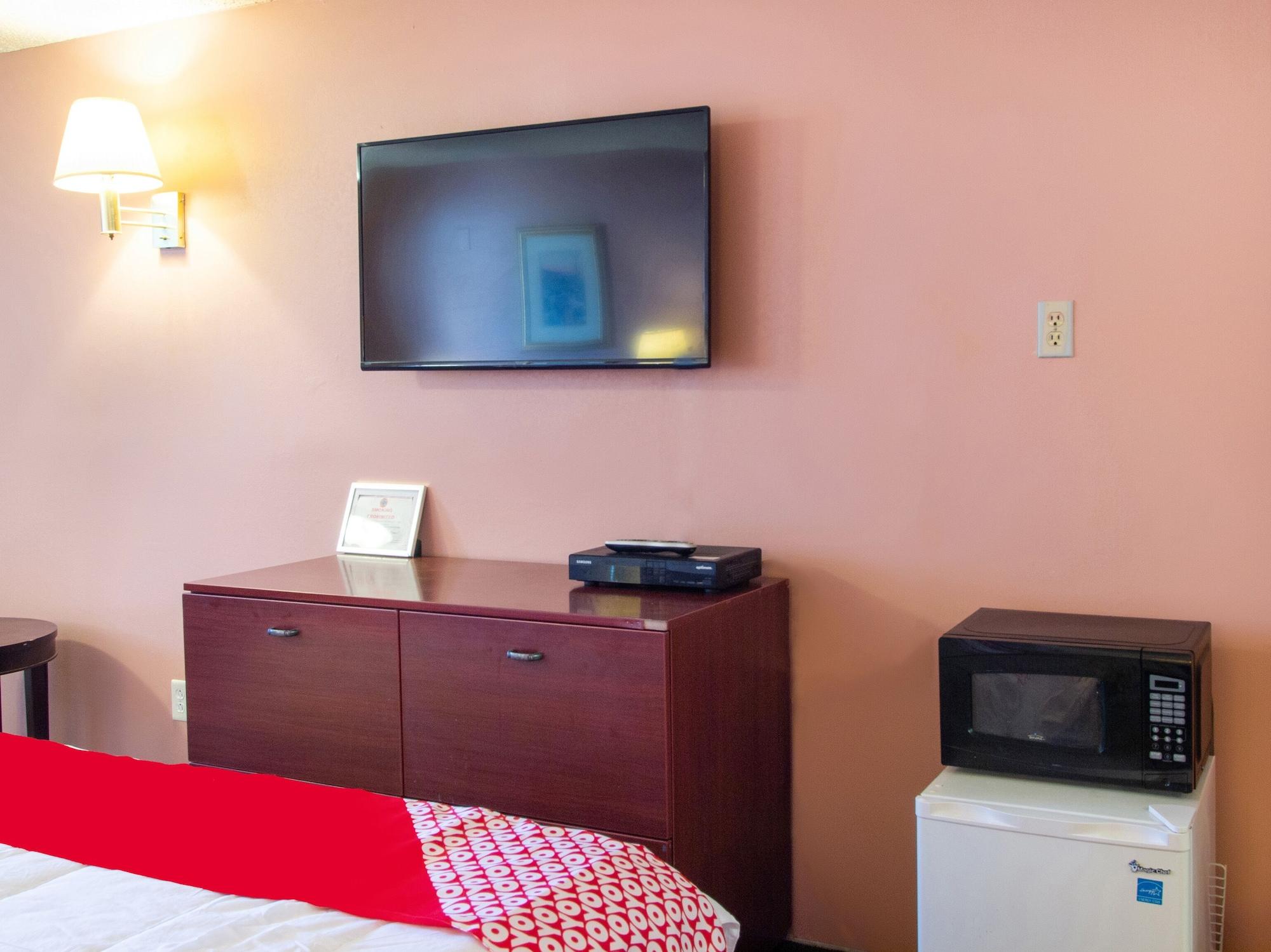 Oyo Hotel Edison Nj Route 1 Экстерьер фото